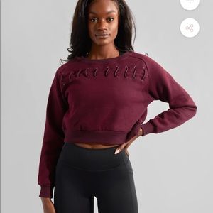 Catalyst crop pullover
